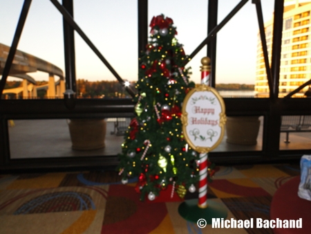Contemporary Resort decorations