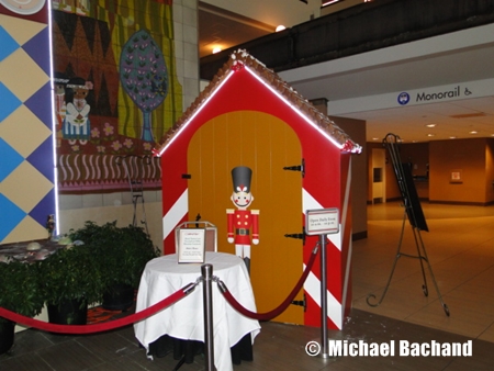 Contemporary Resort decorations