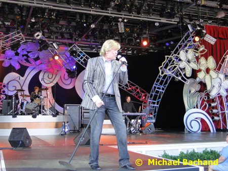 Herman's Hermits perform