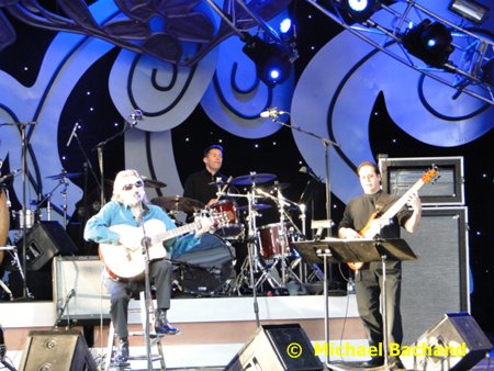 Jose Feliciano performs