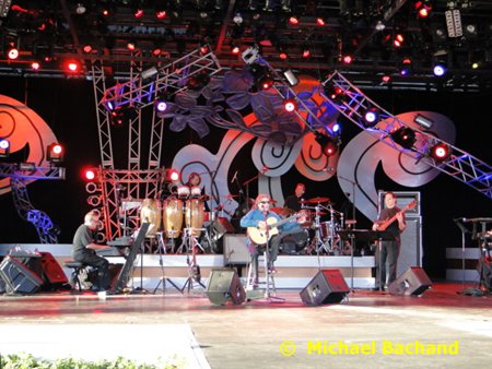 Jose Feliciano performs