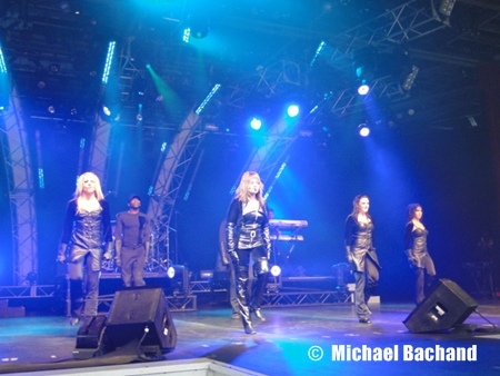 Karin Lawson performing