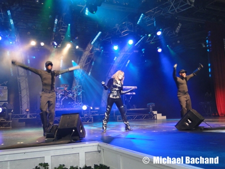 Karin Lawson performing