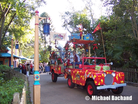 Mickey's Jingle Jungle Parade