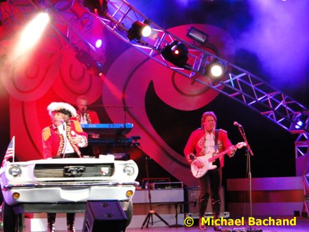 Paul Revere performs