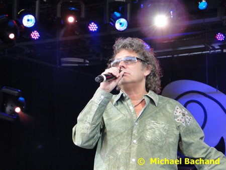 Starship performs