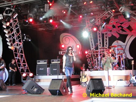 Starship performs