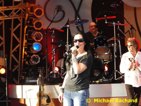 Starship performs
