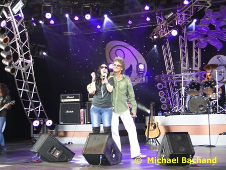 Starship performs