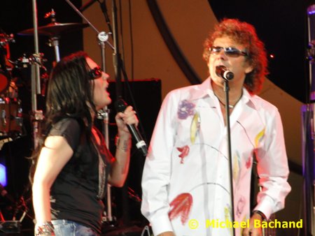 Starship performs