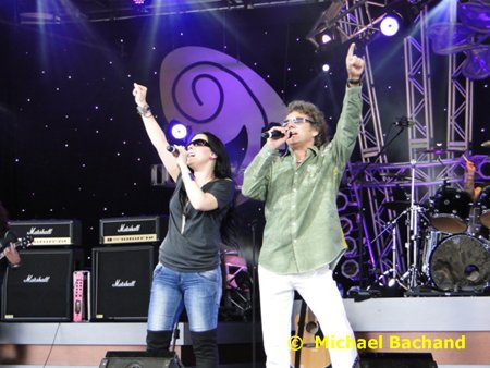 Starship performs