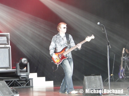 Slippery When Wet performing