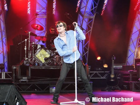 Slippery When Wet performing
