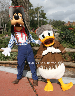 lkb-GoofyDonald-Frontierland12.jpg