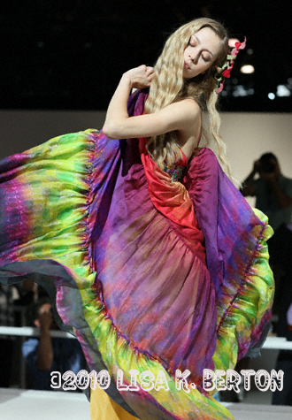lkb-canonexpo-model1.jpg