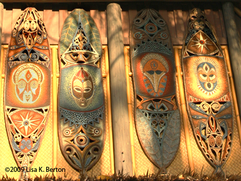lkb_adventureland_tiki_decor.jpg
