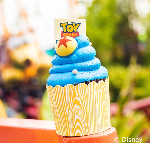 toy story land cupcake