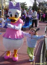 Hangin Out with Daisy - Magic Kingdom