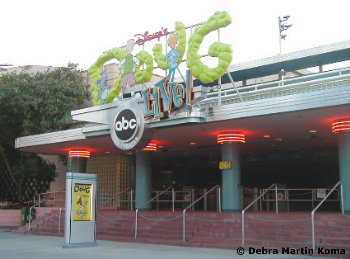 Doug Live! exterior