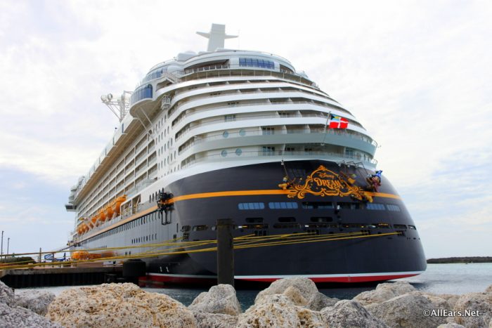 disney cruise ship pool