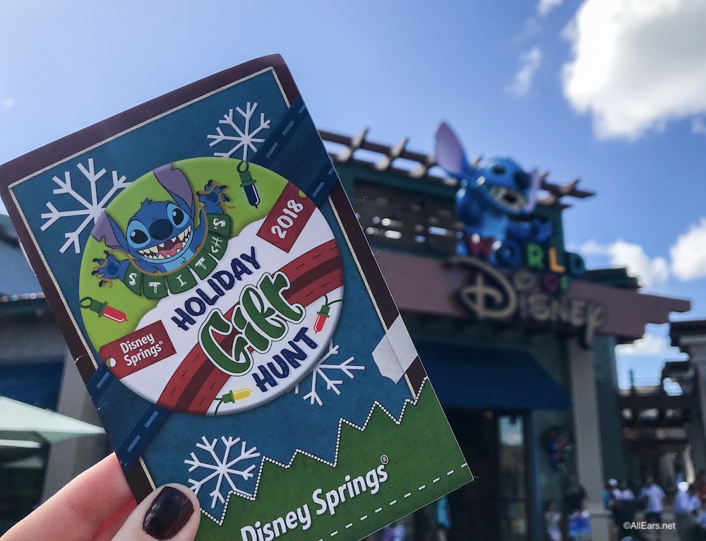 Disney Springs Christmas Holiday Pack 2017 Stitch Gift Hunt Buttons & Passports! 