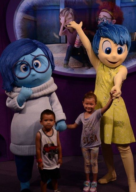 3 Ways to Make Character Meet-and-Greets More Fun - AllEars.Net