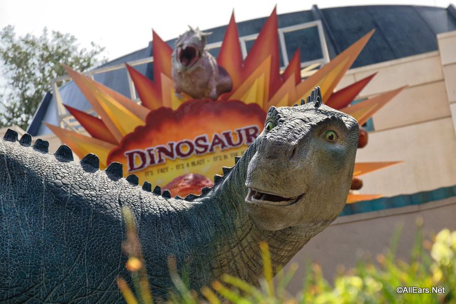 where to see dinosaurs at disneys animal kingdom