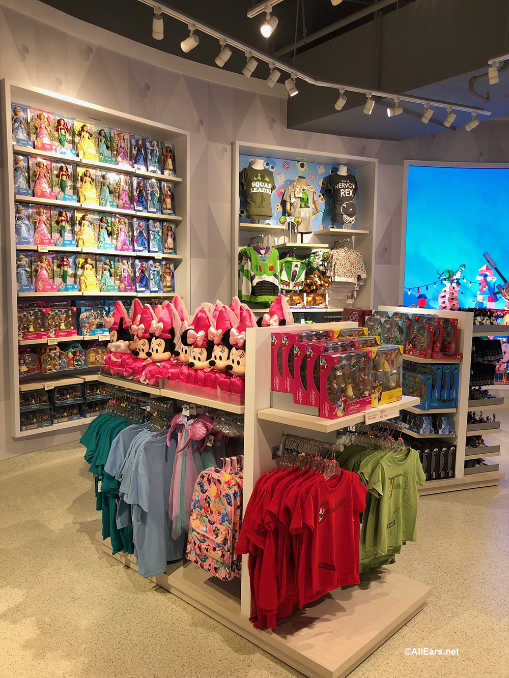 Photo Tour: Recently Renovated Disney Store in Orlando Airport - AllEars.Net