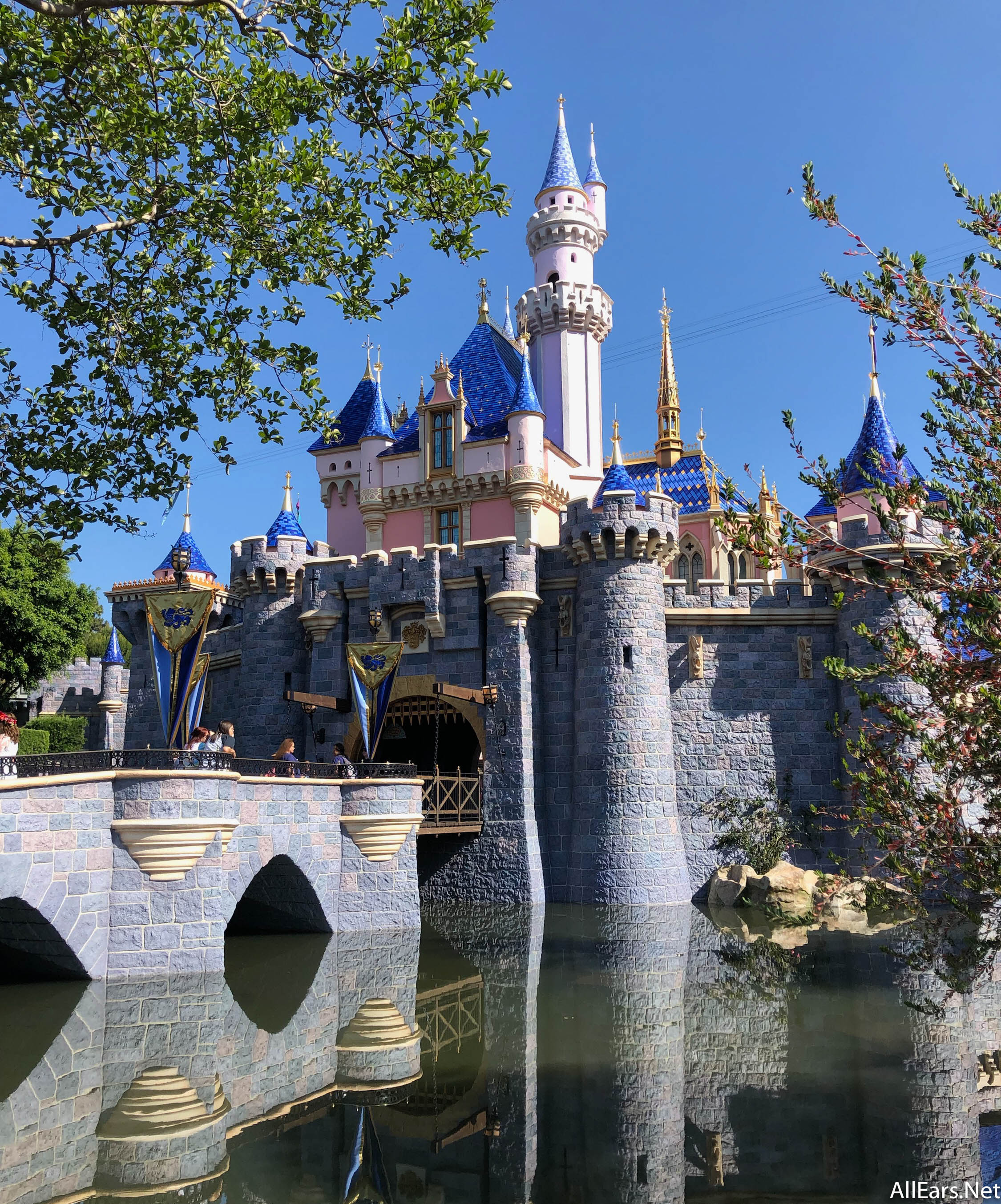 Disneyland Paris Castle Full Tour - Sleeping Beauty Castle, 2019, POV, HD