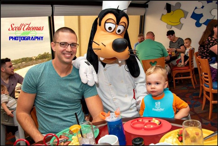 Chef Mickeys Character Meal with Goofy