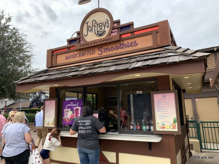 https://allears.net/wp-content/uploads/2019/10/Joffreys-Coffe-and-Tea-Company-Smoothies-Disney-Springs-700x525.jpg