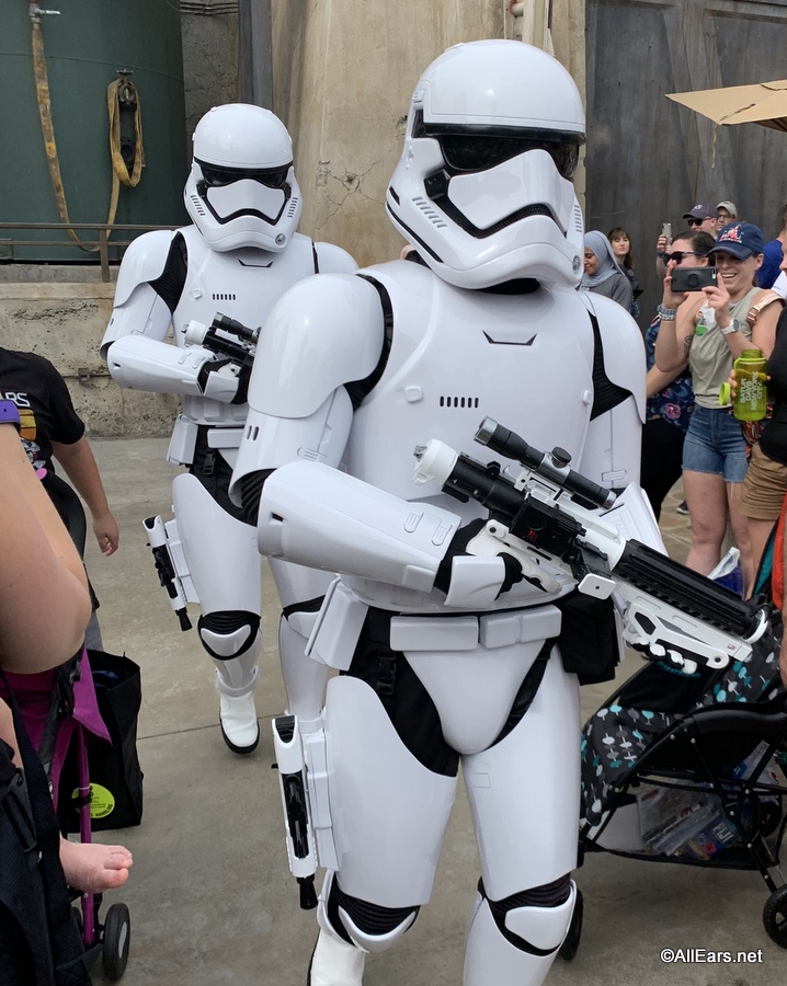 Stormtroopers Kylo Ren First Order WDW Galaxy's Edge-003