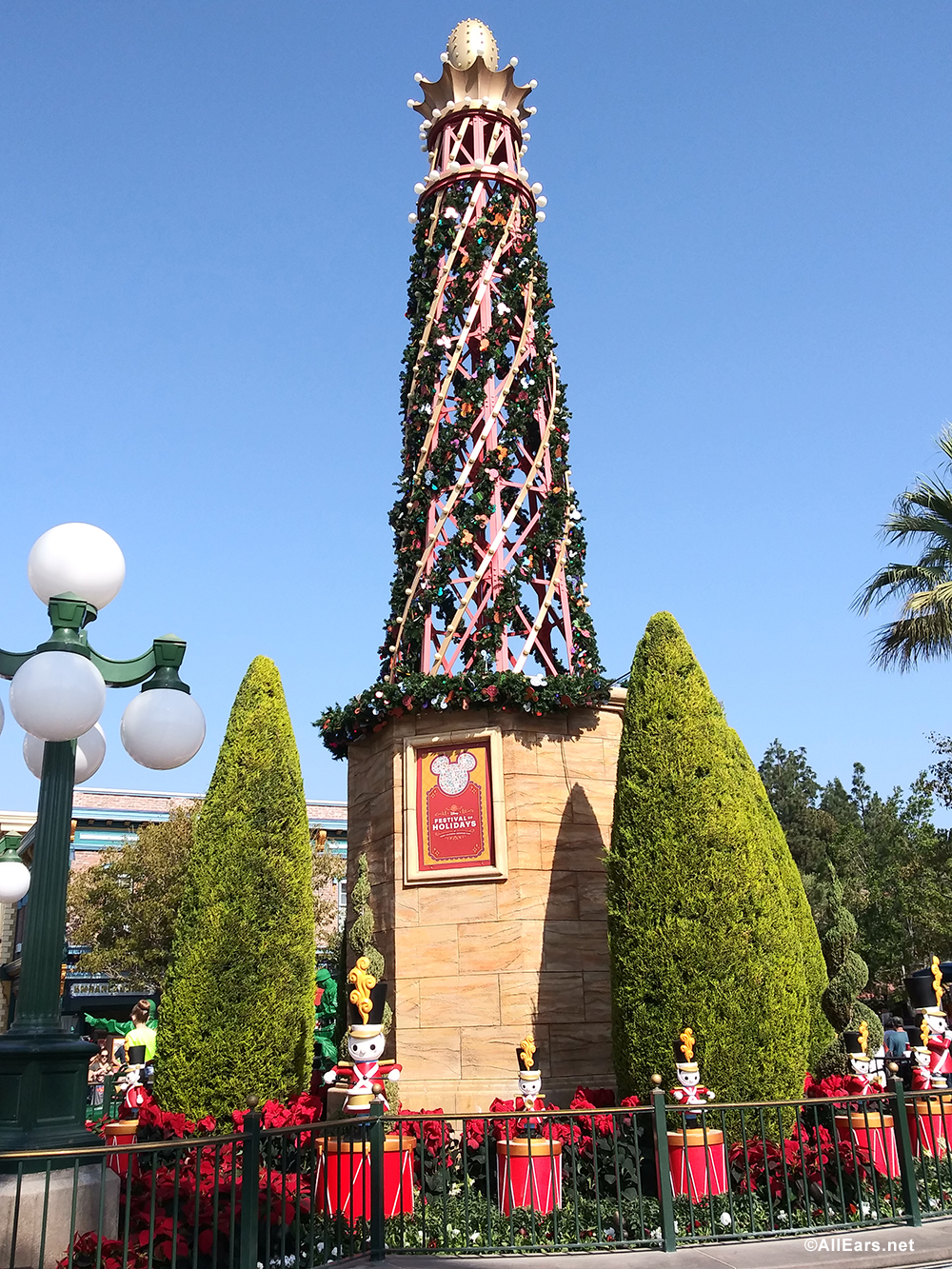 Disneyana Disneyland and California Adventure Holiday Time Christmas
