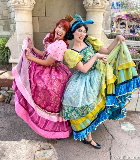 News Cinderellas Evil Stepsisters Are Getting Their Own Movie And It 