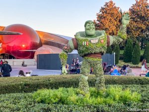 Buzz Lightyear Topiary Mission Space Epcot Flower And Garden Festival Allears Net
