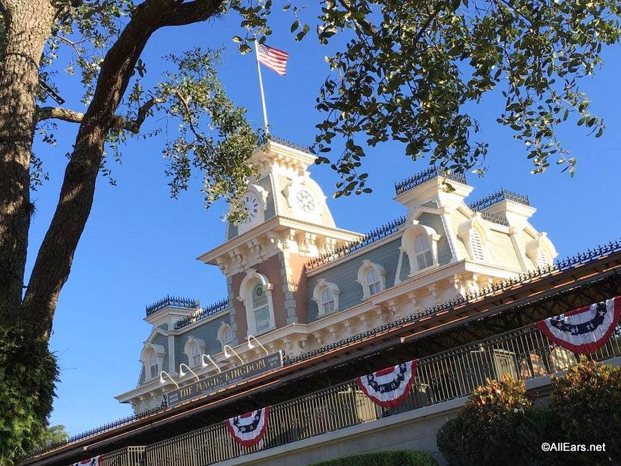 Walt Disney World Railroad (Magic Kingdom - Main Street, U.S.A.