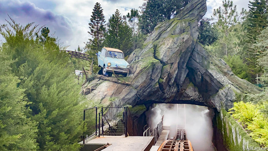 Universal's groundbreaking new roller coasters VelociCoaster & Hagrid's Magical Creatures breathe new life into Orlando's Islands of Adventure - The AU Review