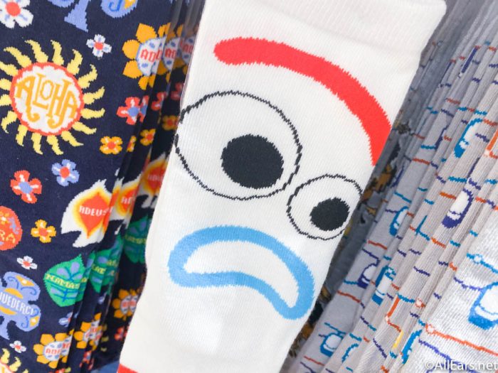 Disney Worldâs Forky Shoulder Plush is the Merch We Didnât Know We Needed - AllEars.Net