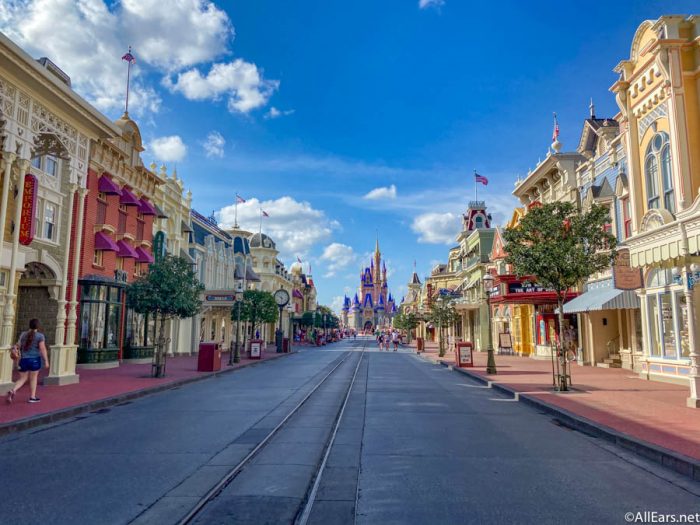 The Glass-Blowers Are Back at Crystal Arts In the Magic Kingdom 