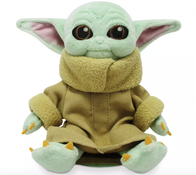 The New Baby Yoda Shoulder Plush Has Arrived at Disney World (And Heâs Even Cuter in Person