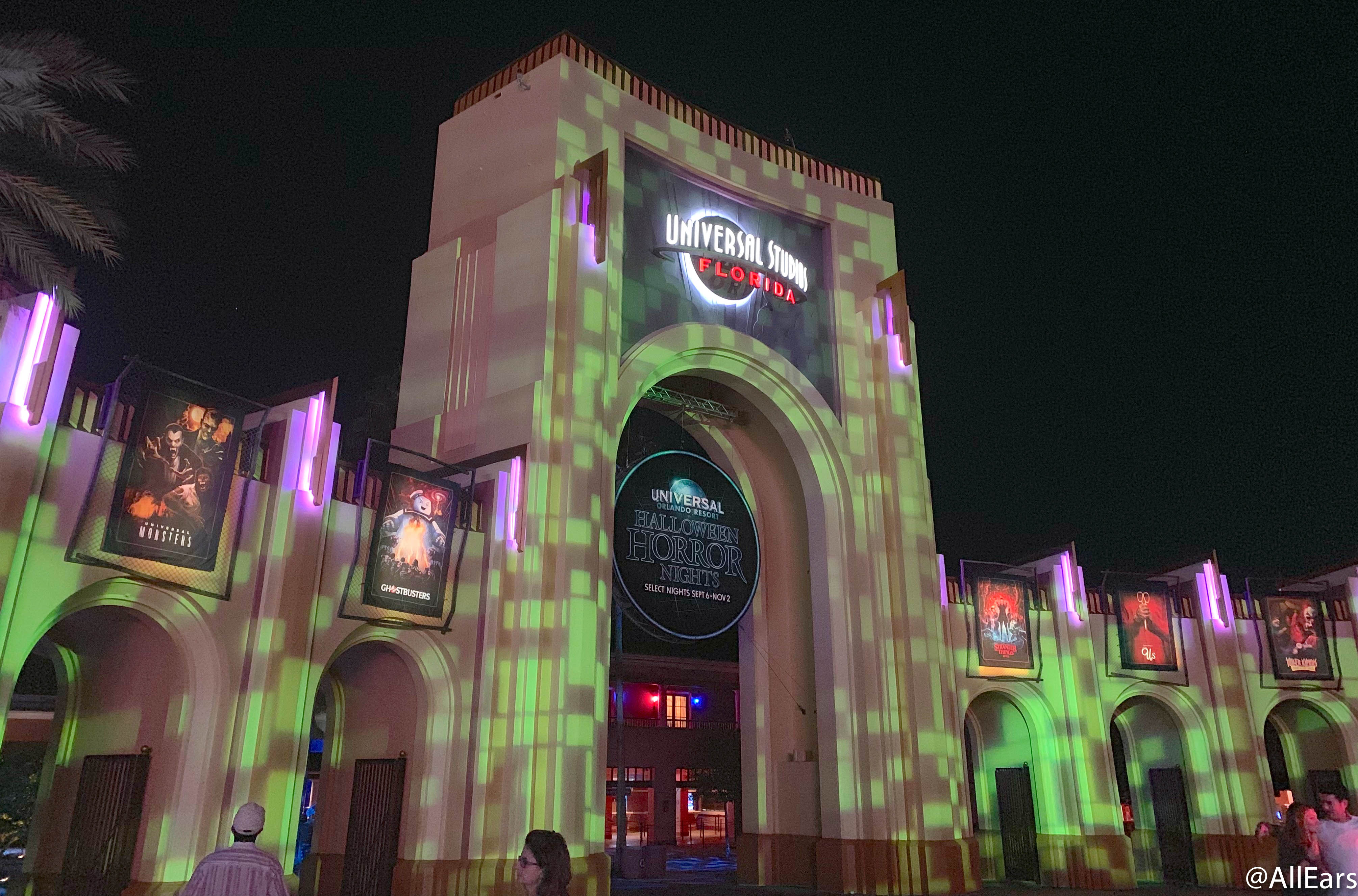 PHOTOS: 'Five Nights at Freddy's' Décor Added to Cinemark Theater in  Universal CityWalk Orlando - Disneyland News Today