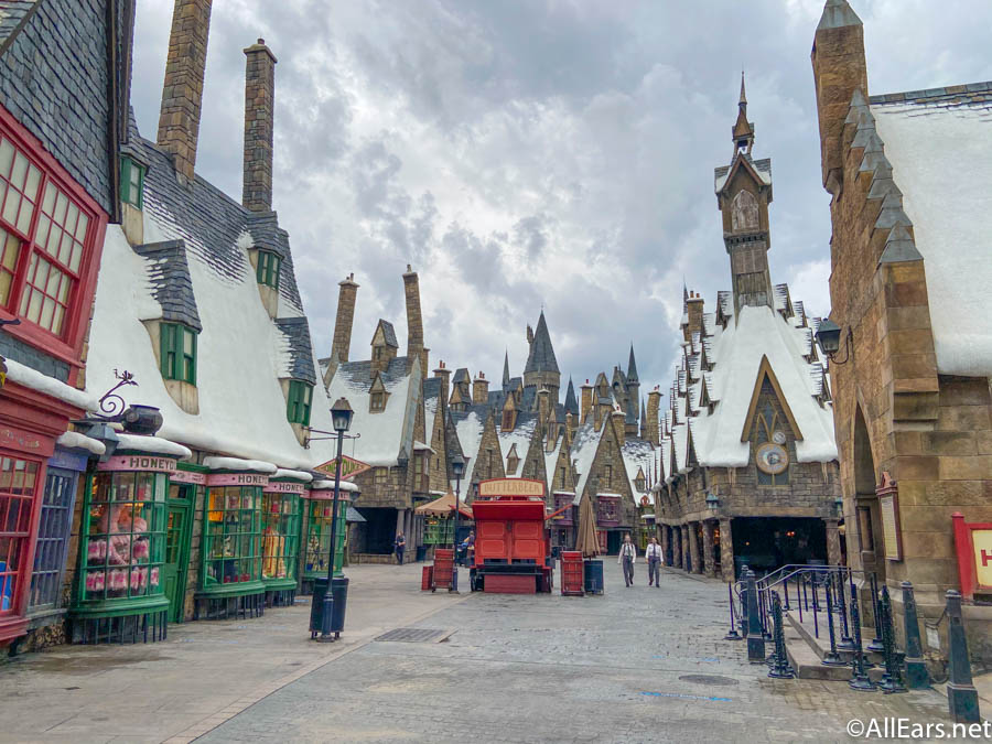 Guide to The Wizarding World of Harry Potter — Hogsmeade at