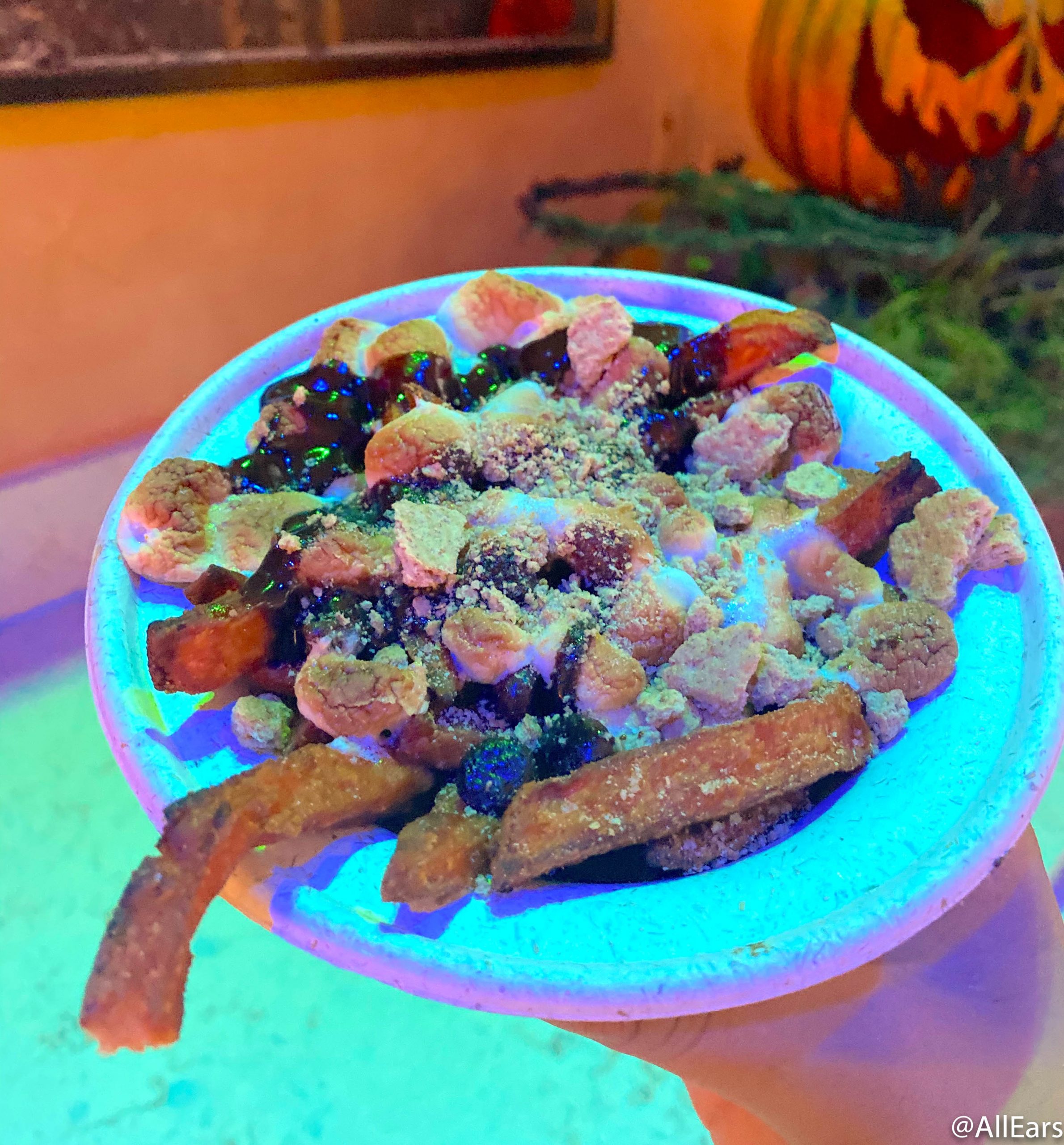 2020 reopening universal orlando halloween horror nights hhn cafe la bamba  skeleton bar screaming for s'mores fries - AllEars.Net