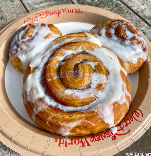 Disney Baking: Mickey Mouse Cinnamon Roll – Lize in Disneyland