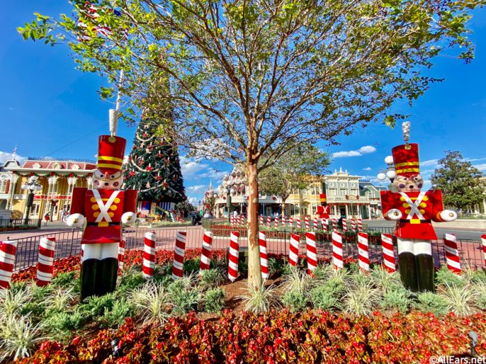 Monsters Inc Laugh Floor has a really cute holiday overlay for the  Christmas Party! 🎄🎁