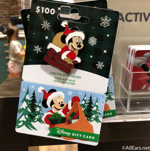 Disney's Christmas Gift Card and Pin Set is the PERFECT Gift