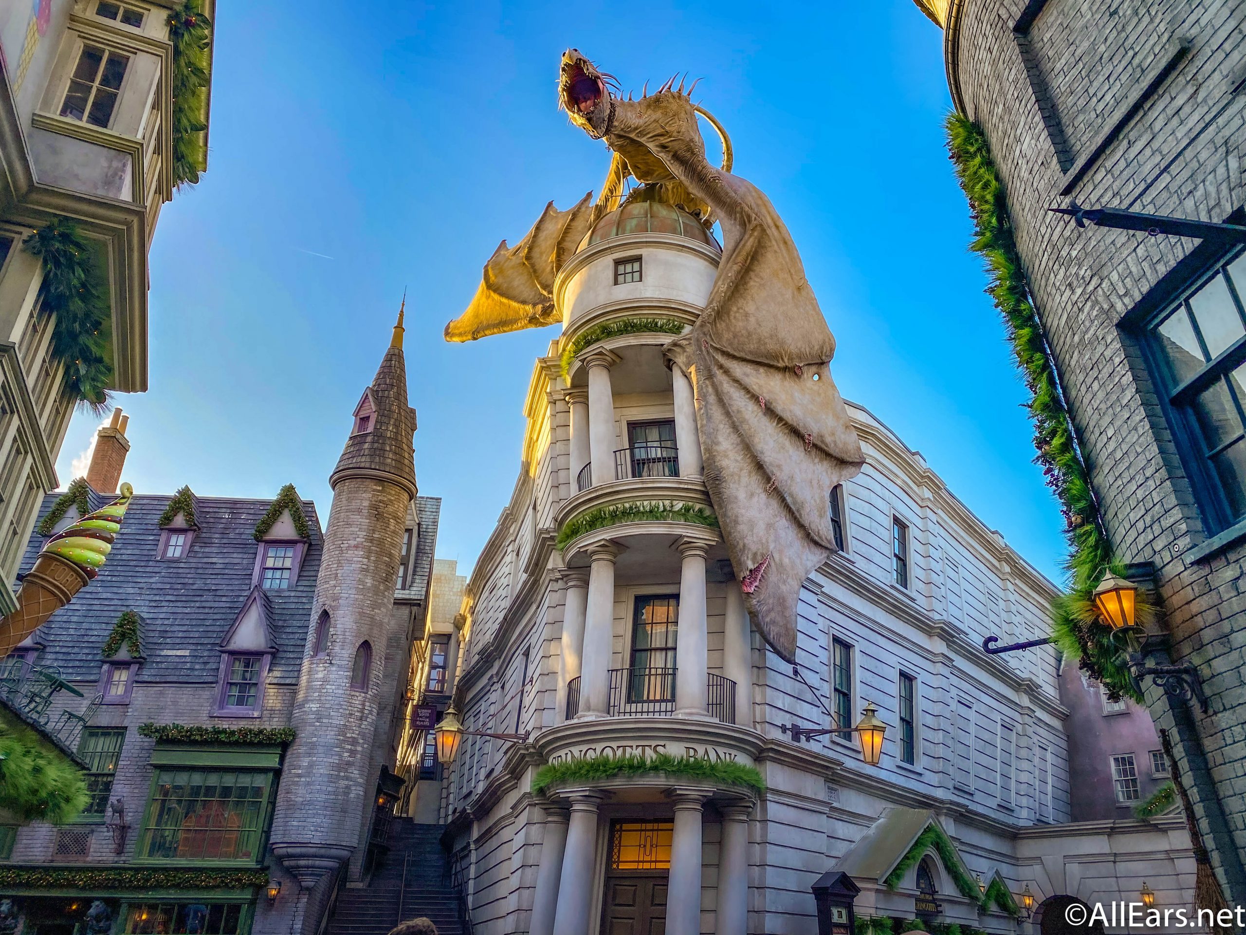 A First Timer's Guide to the Wizarding World of Harry Potter at Universal  Studios 