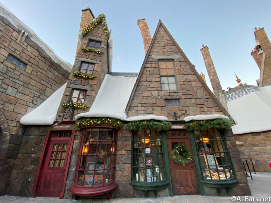 Christmas is coming to Harry Potter's Wizarding World