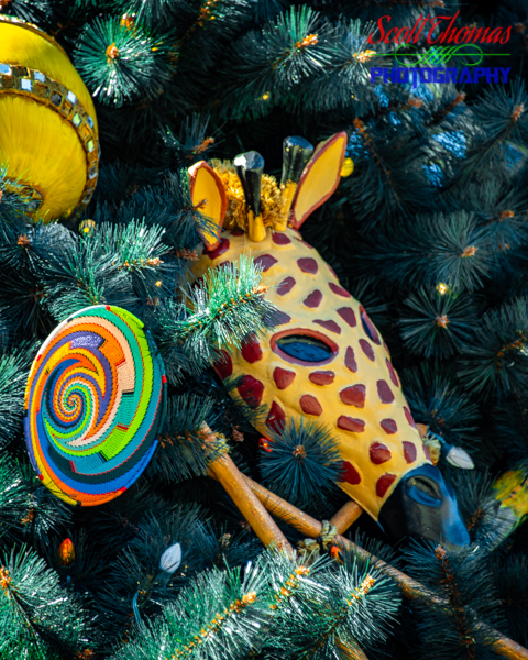 Animal Kingdom Christmas Giraffe Ornament