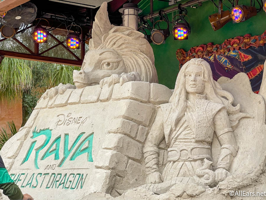 PHOTOS: 40 Tons of Sand Have Transformed Into a Masterpiece in Disney  World! 